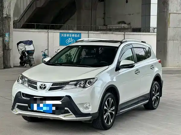Toyota RAV4 2015