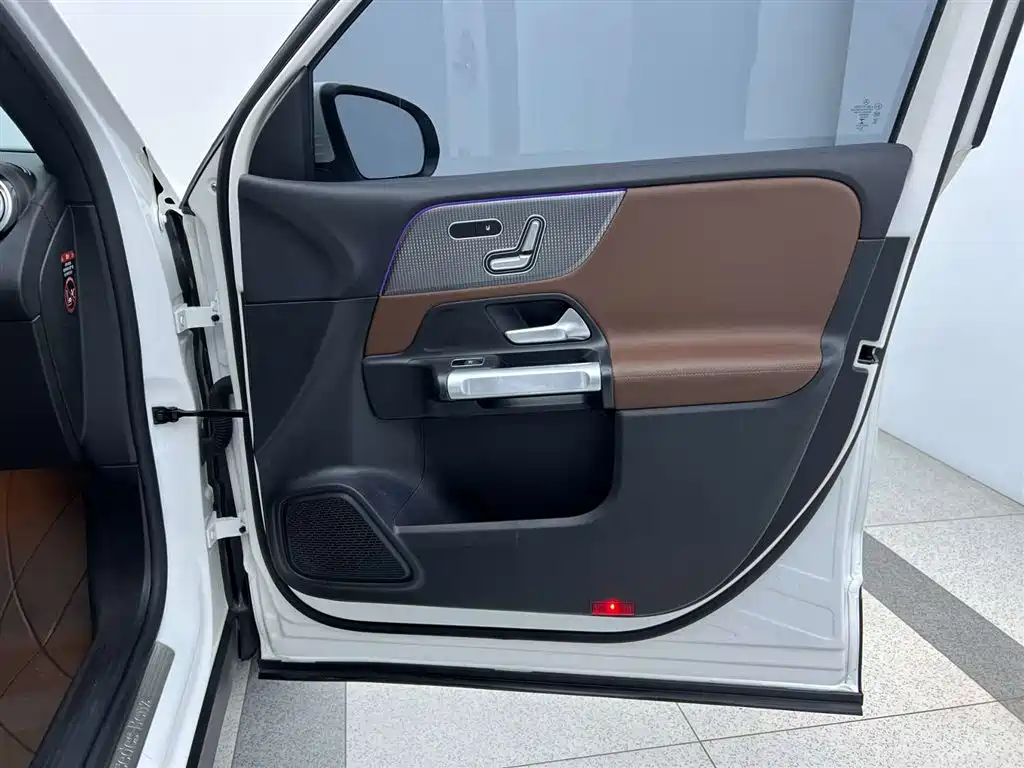 Mercedes-Benz GLB 2023 — фото 25