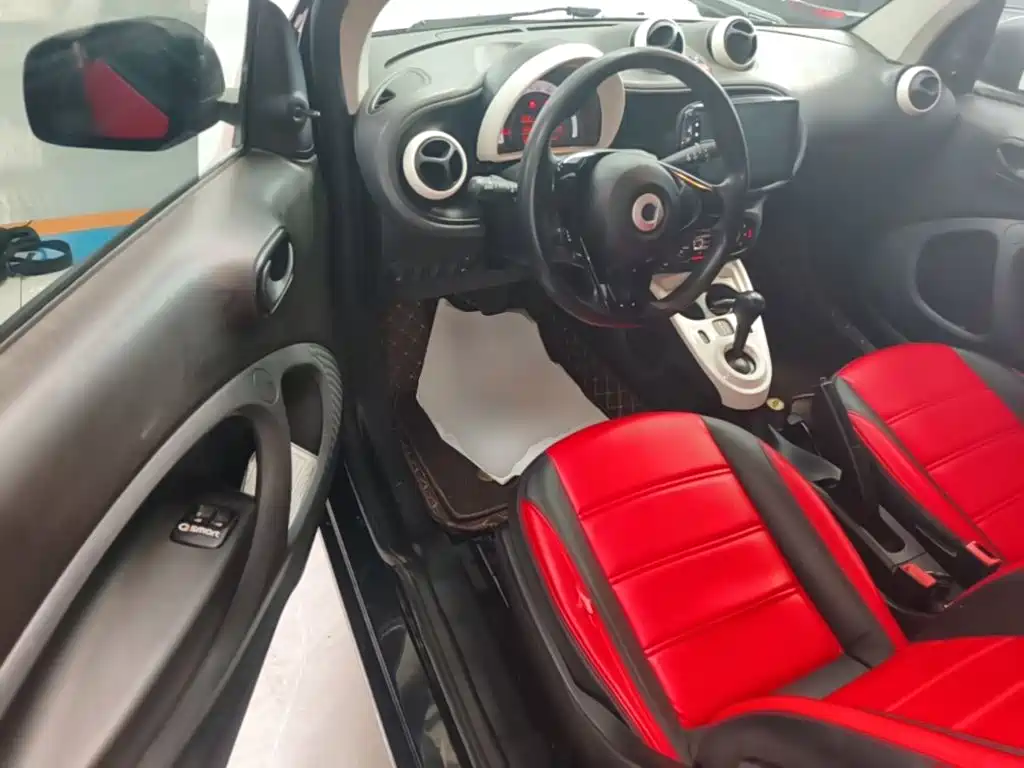 smart Fortwo 2017 — фото 16