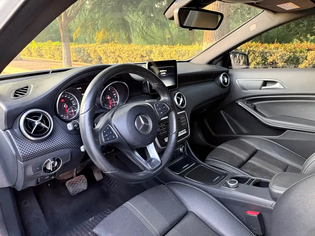 Mercedes-Benz A-Class 2017 — фото 7