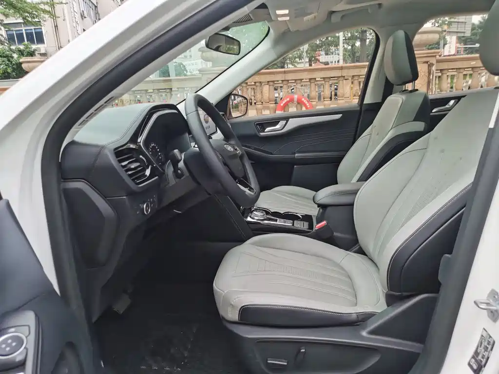 Ford Escape 2023 — фото 14