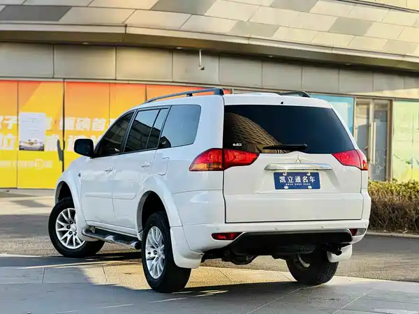 Mitsubishi Pajero Jinchang 2013