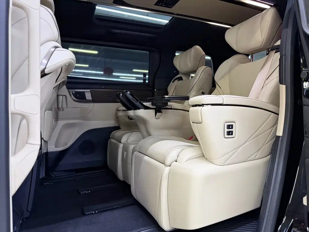 Toyota Alphard — фото 10