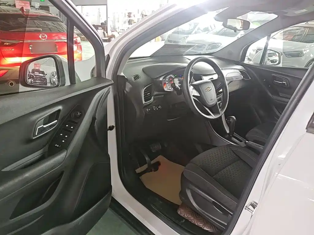 Chevrolet Trax 2018 — фото 16