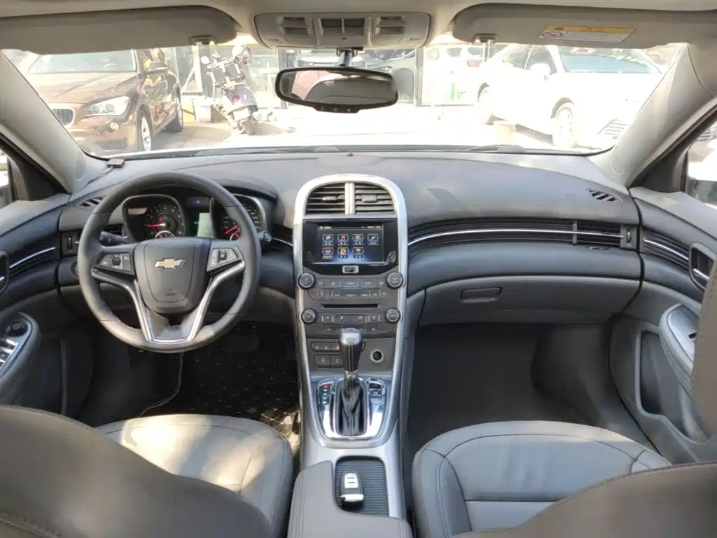 Chevrolet Malibu 2015 — фото 10