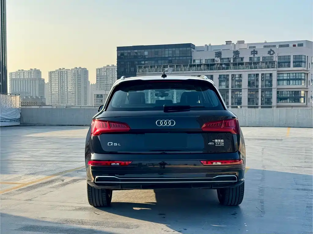 Audi Q5L 2020 — фото 5