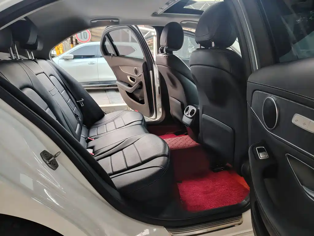 Mercedes-Benz C-Class 2018 — фото 14