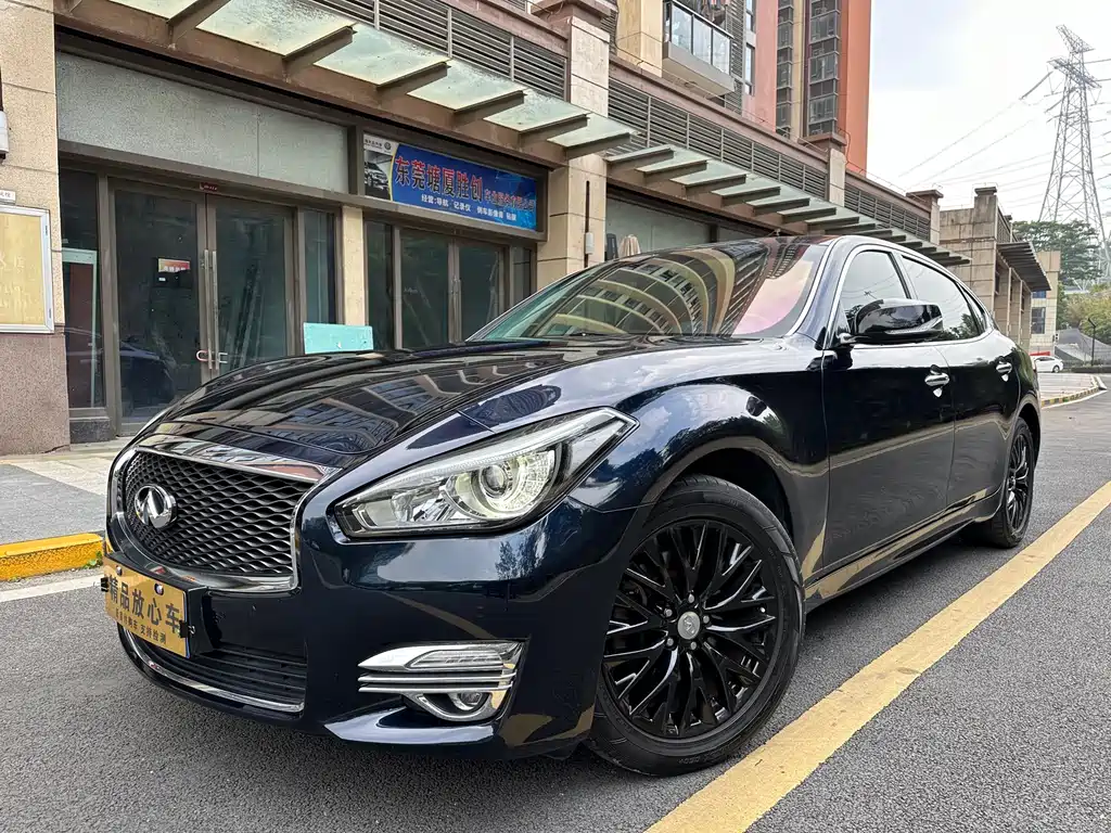 Infiniti Q70 2018 — фото 1