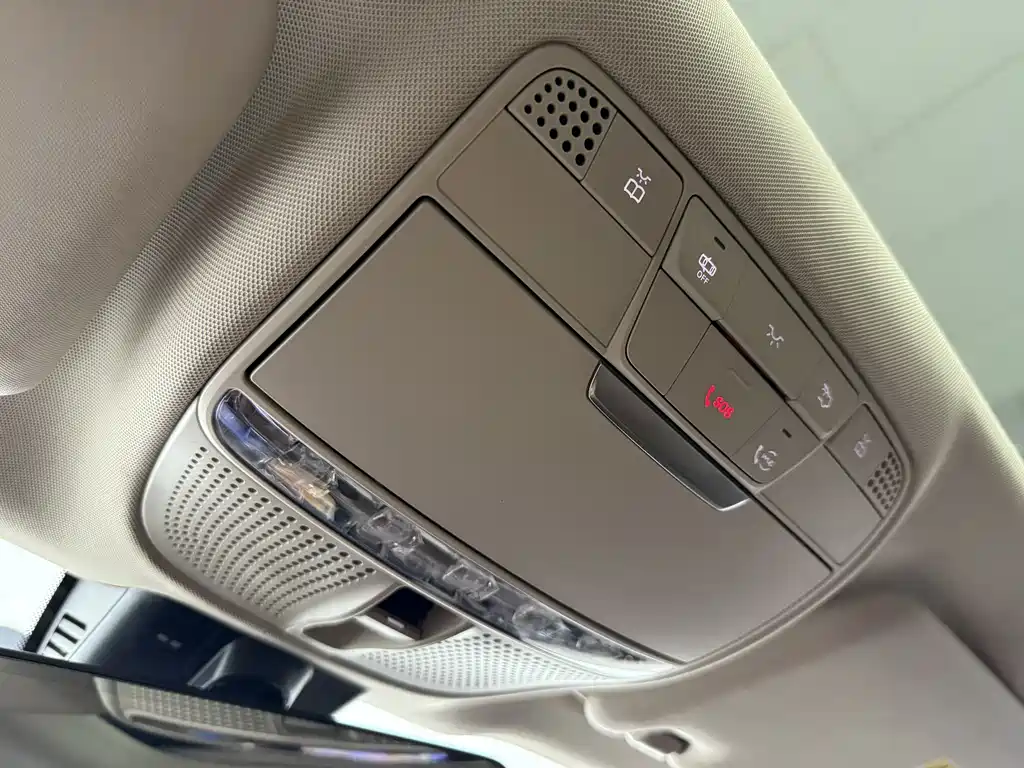 Mercedes-Benz E-Class 2023 — фото 9
