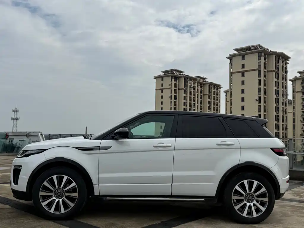 Land Rover Evoque 2018 — фото 16