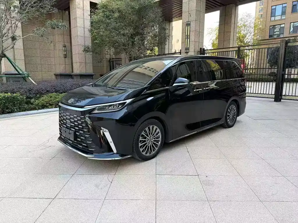 Lexus LM 2023