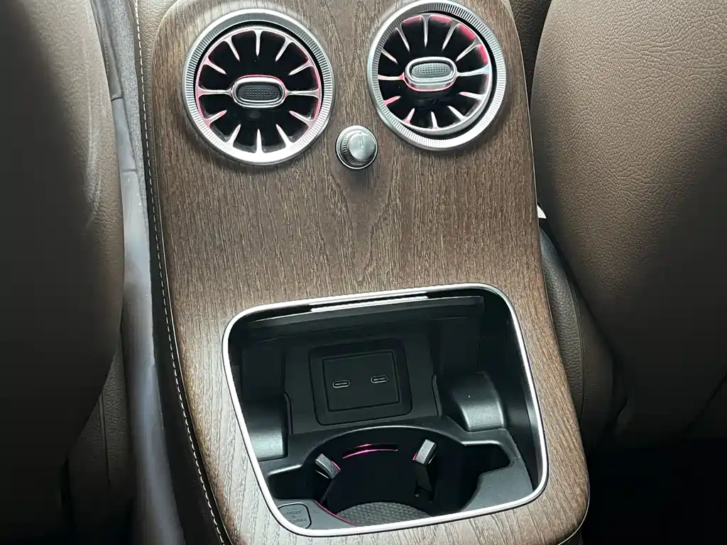 Mercedes-Benz E-Class 2023 — фото 17