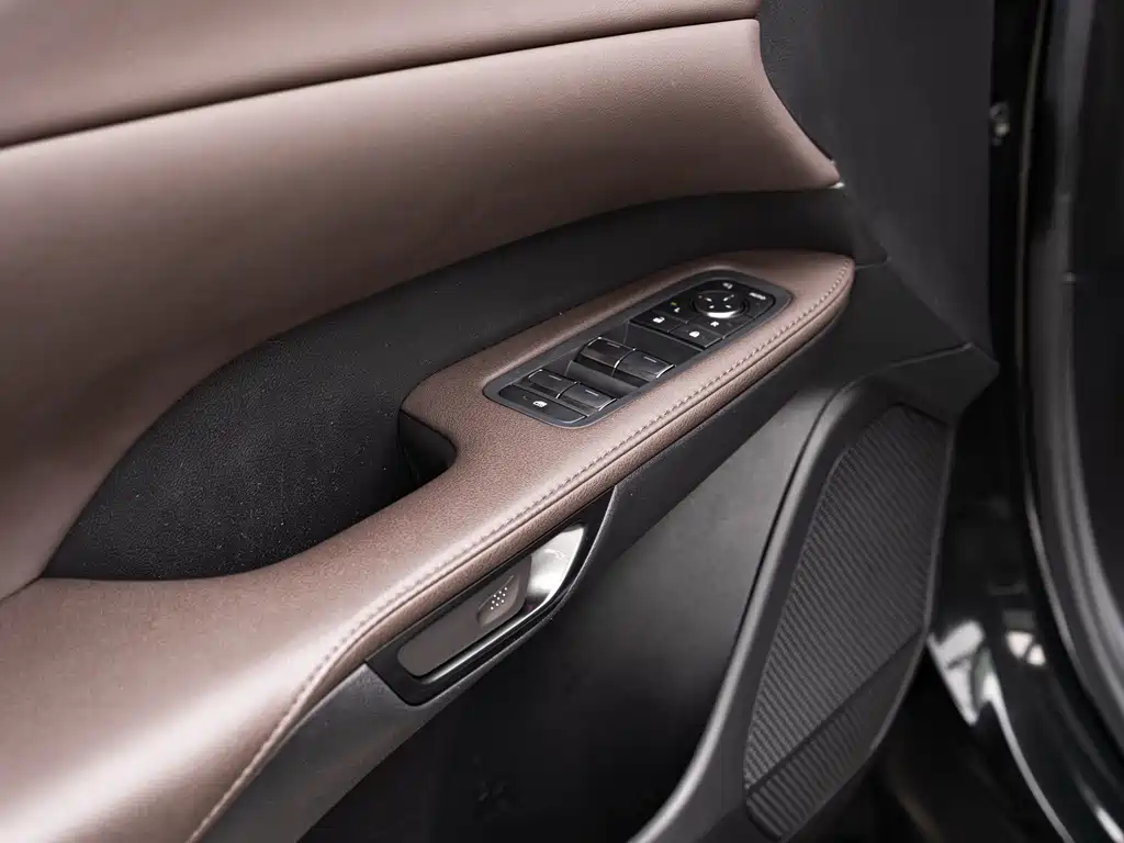 Lexus RX 2023 — фото 17