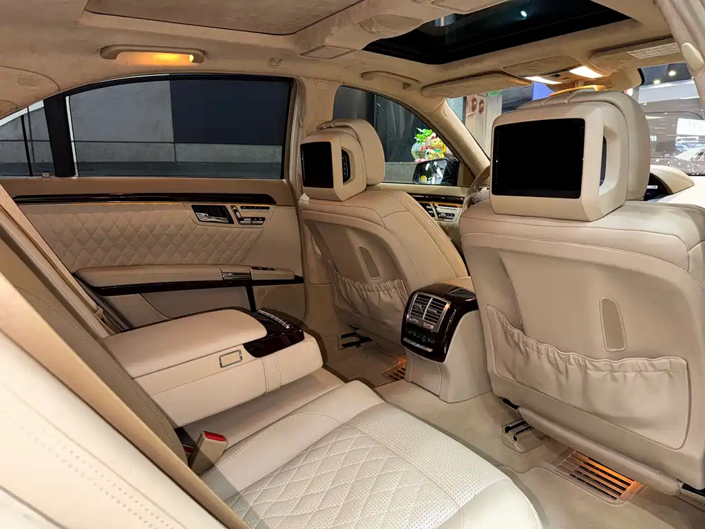 Mercedes-Benz S-Class AMG 2011 — фото 23