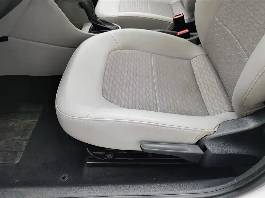 Skoda Rapid 2018 — фото 20