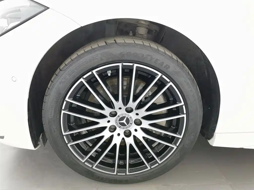 Mercedes-Benz C-Class 2023 — фото 17
