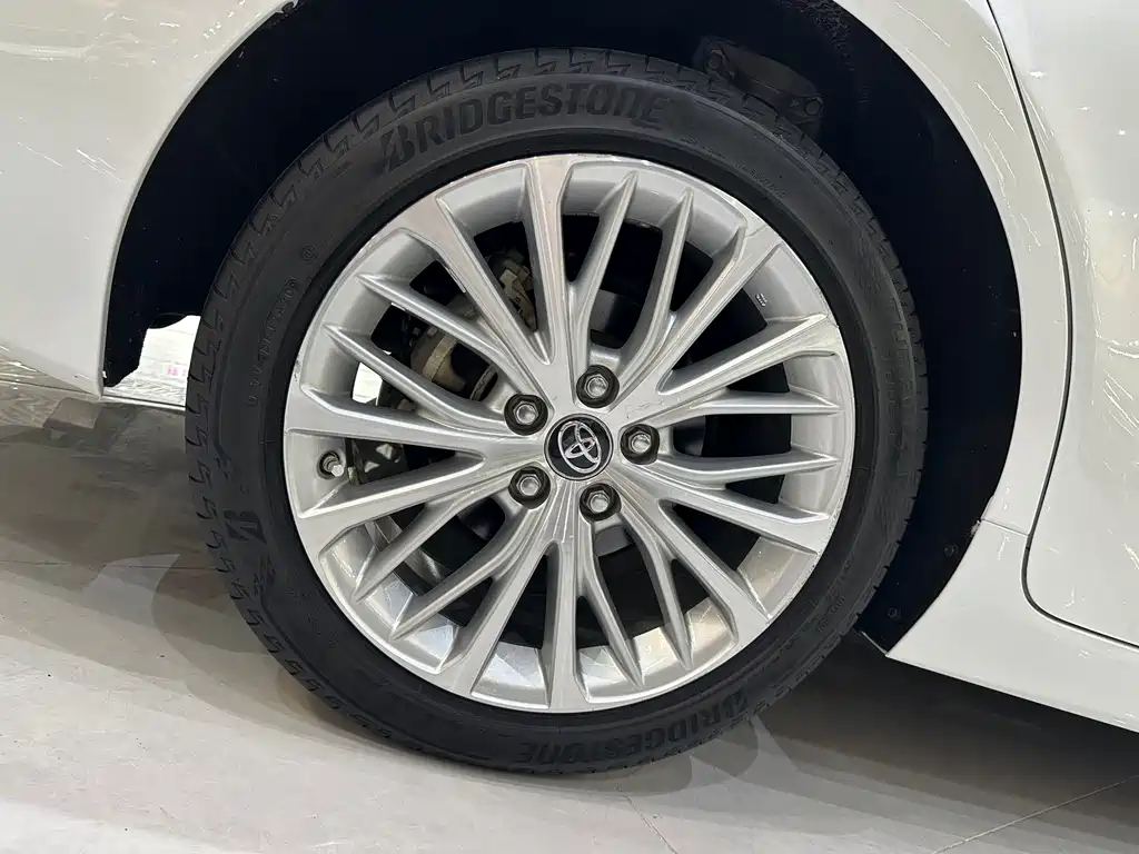 Toyota Camry 2020 — фото 14
