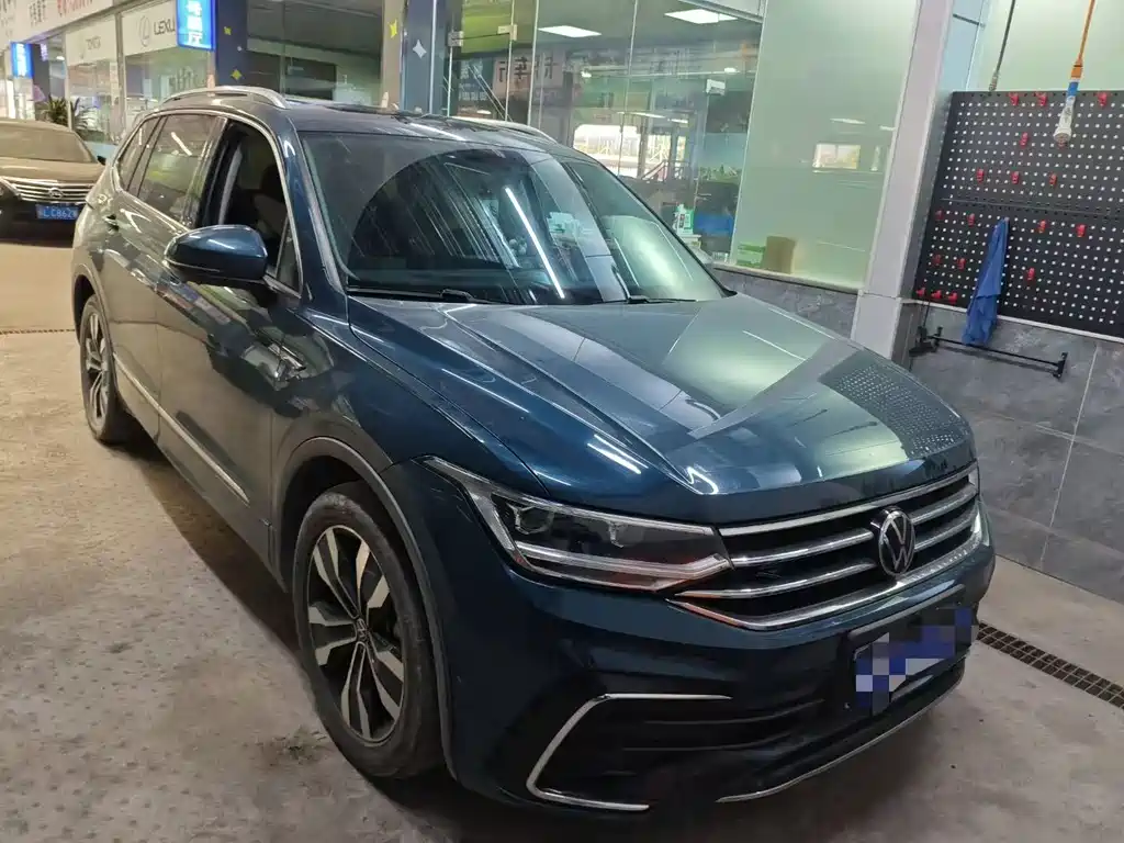 Volkswagen Tiguan L 2022 — фото 2