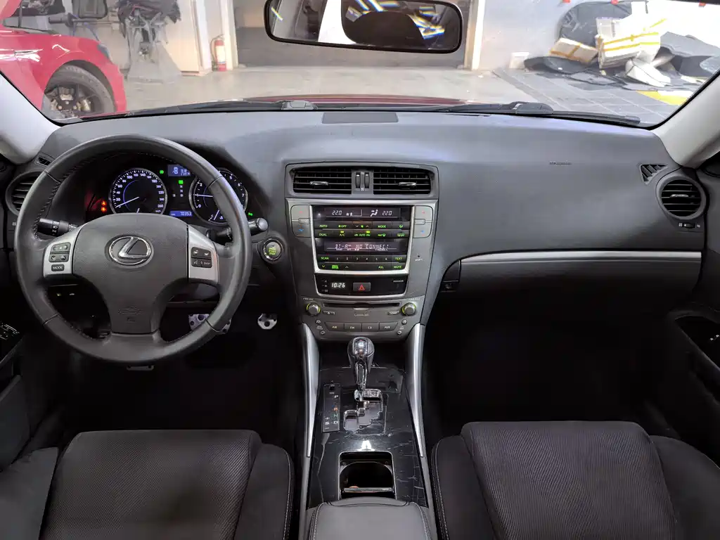 Lexus IS 2013