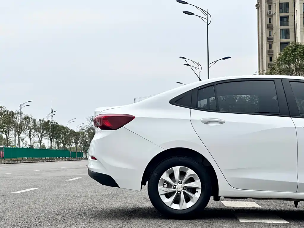 Chevrolet Cavalier 2021 — фото 11