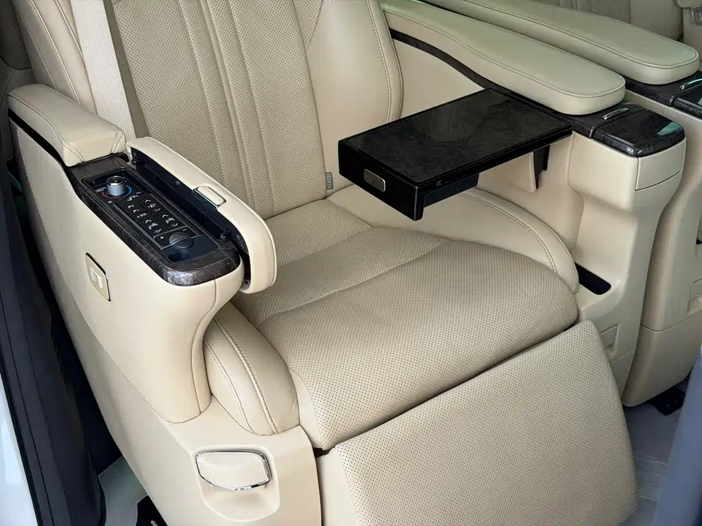 Toyota Vellfire 2022 — фото 14