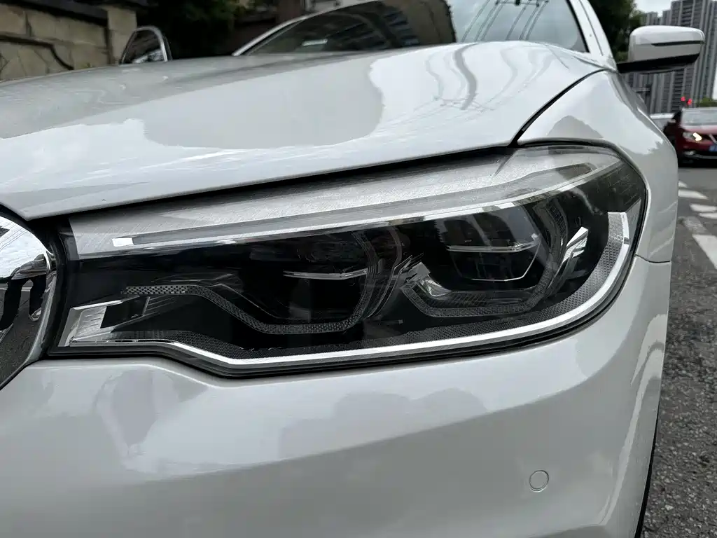 BMW 5 Series 2020 — фото 18