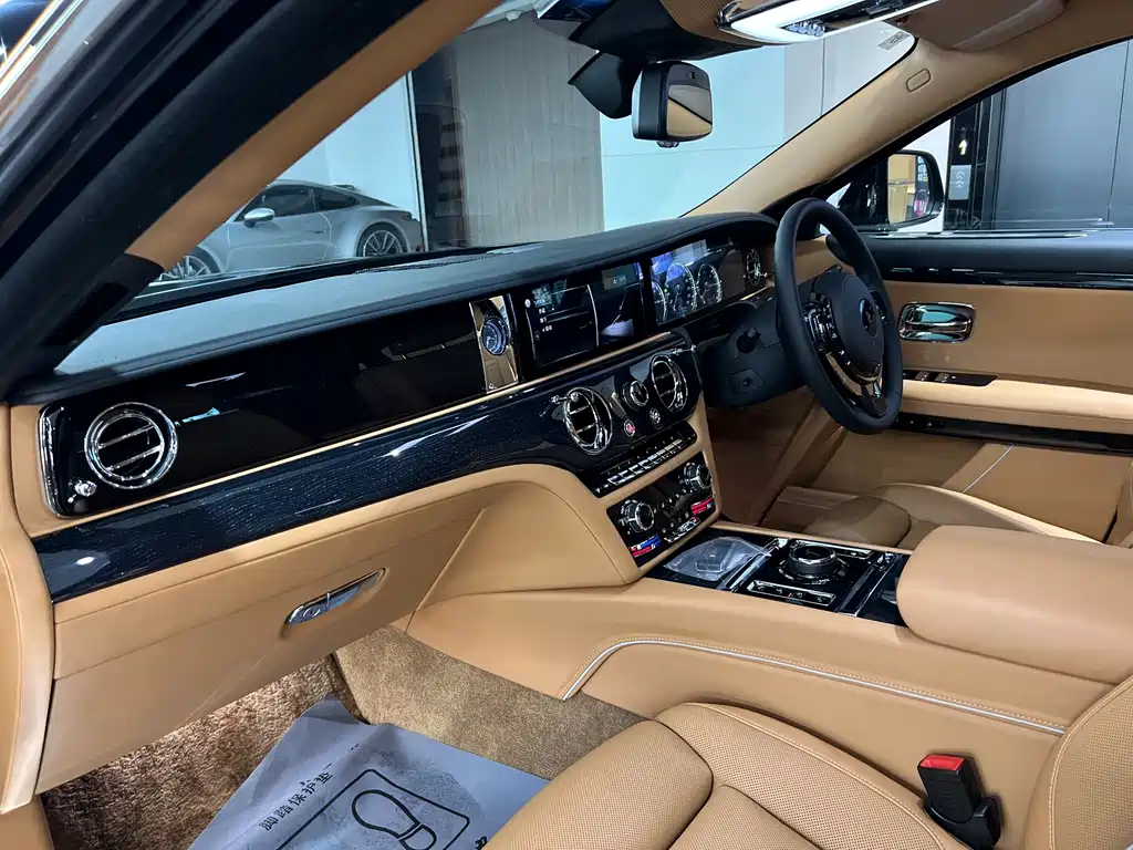 Rolls-Royce Ghost 2025 — фото 11