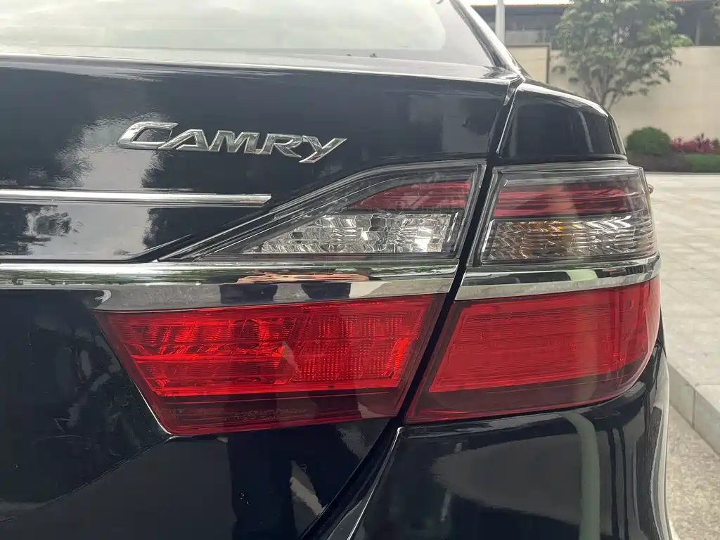 Toyota Camry 2015 — фото 9