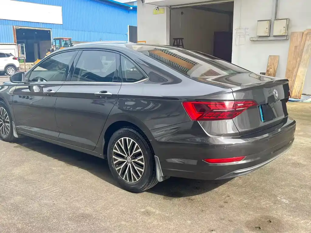 Volkswagen Sagitar 2020