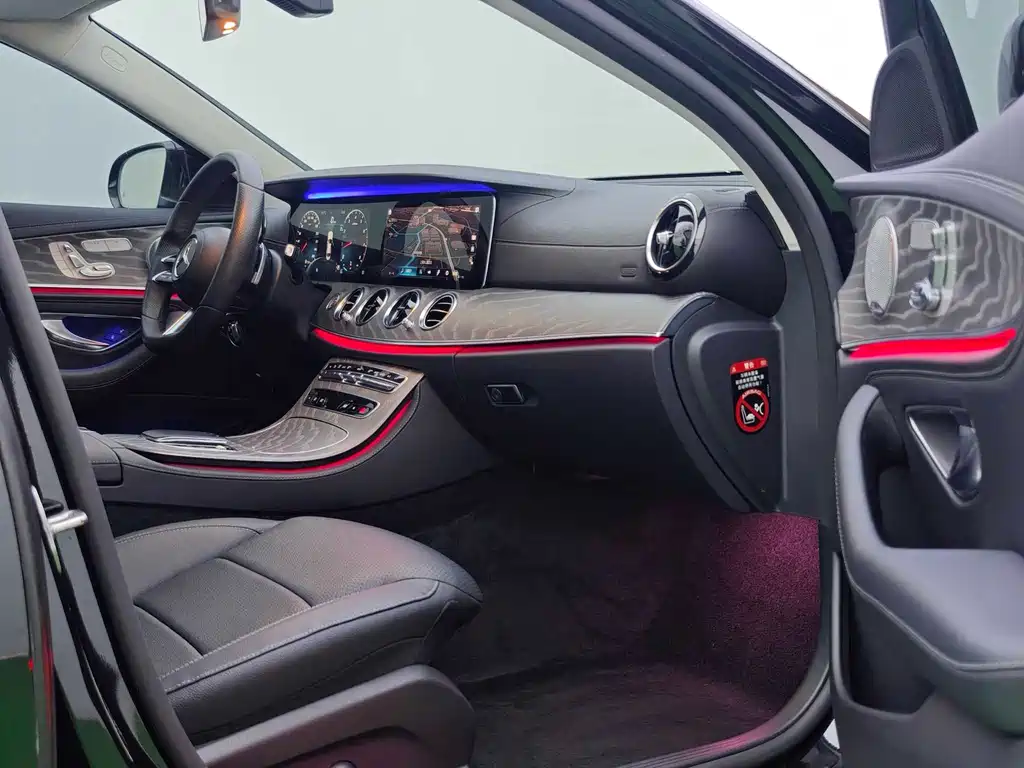 Mercedes-Benz E-Class 2021 — фото 15