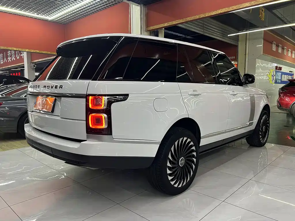 Land Rover Range Rover 2020 — фото 10