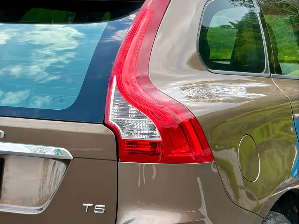 Volvo XC60 2014 — фото 11