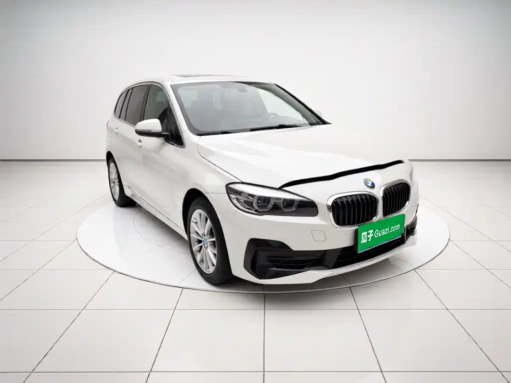 BMW 2 Series Wagon 2018 — фото 3