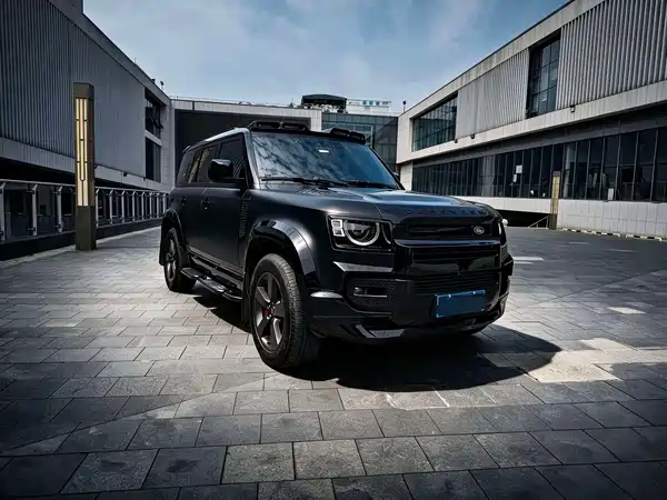 Land Rover Defender 2023