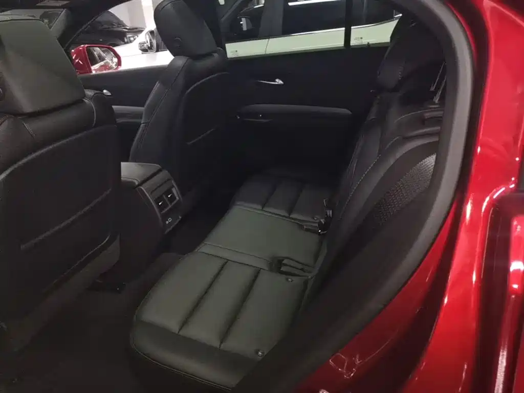 Cadillac XT4 2022 — фото 17