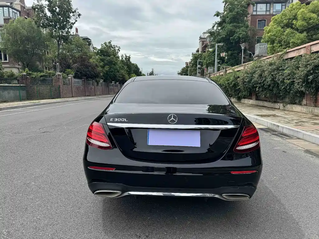 Mercedes-Benz E-Class 2018 — фото 8