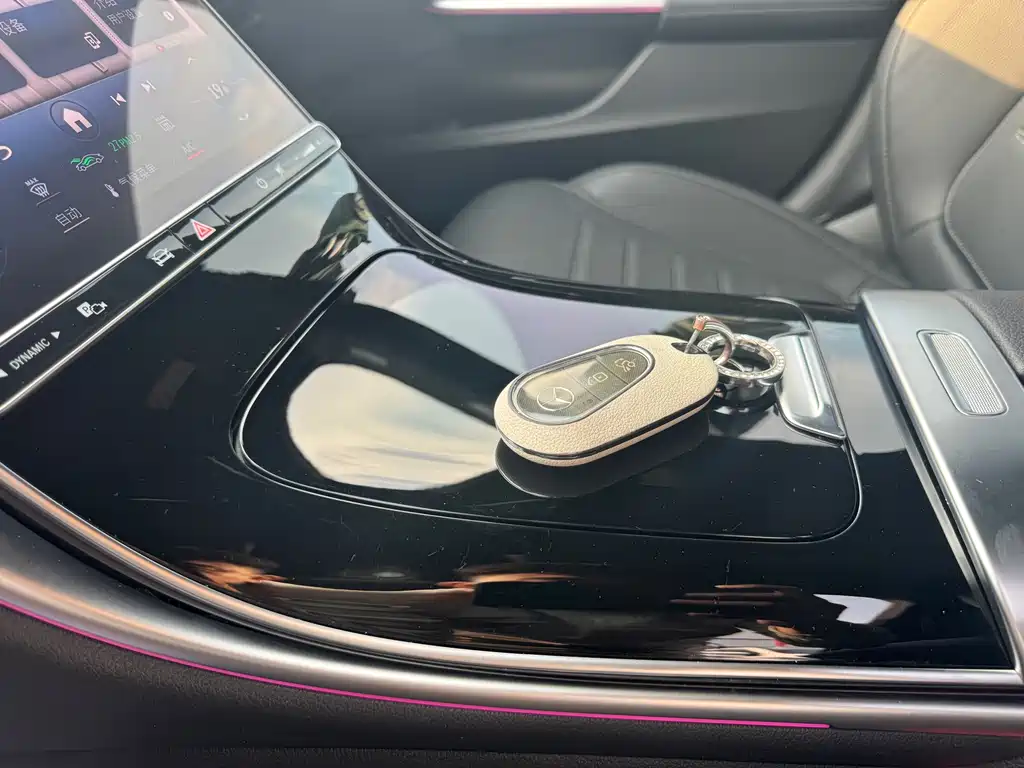 Mercedes-Benz C-Class 2023 — фото 12