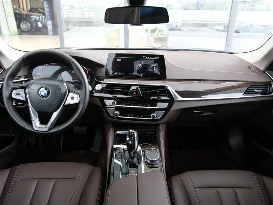 BMW 5 Series 2020 — фото 5
