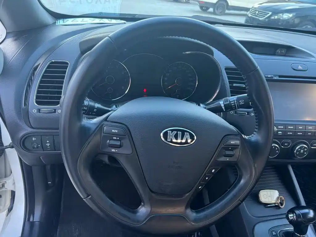 Kia K3 2015