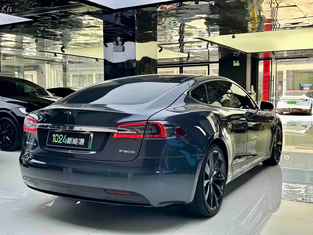 Tesla Model S 2016 — фото 10