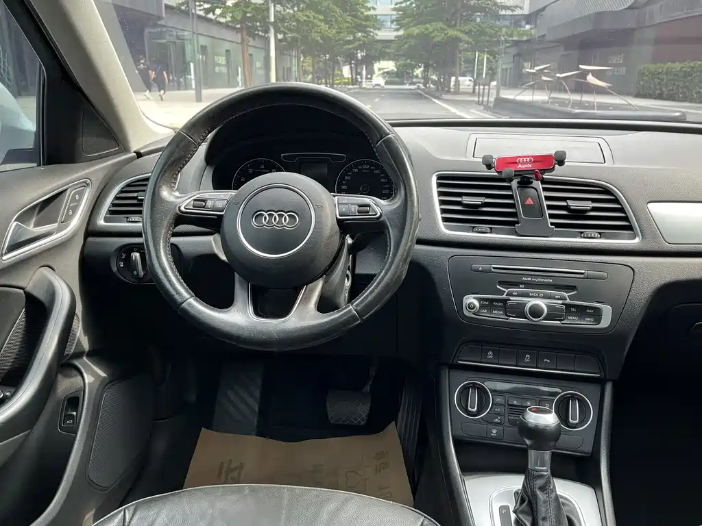 Audi Q3 2016 — фото 17