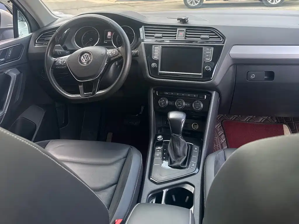 Volkswagen Tiguan L 2017 — фото 7