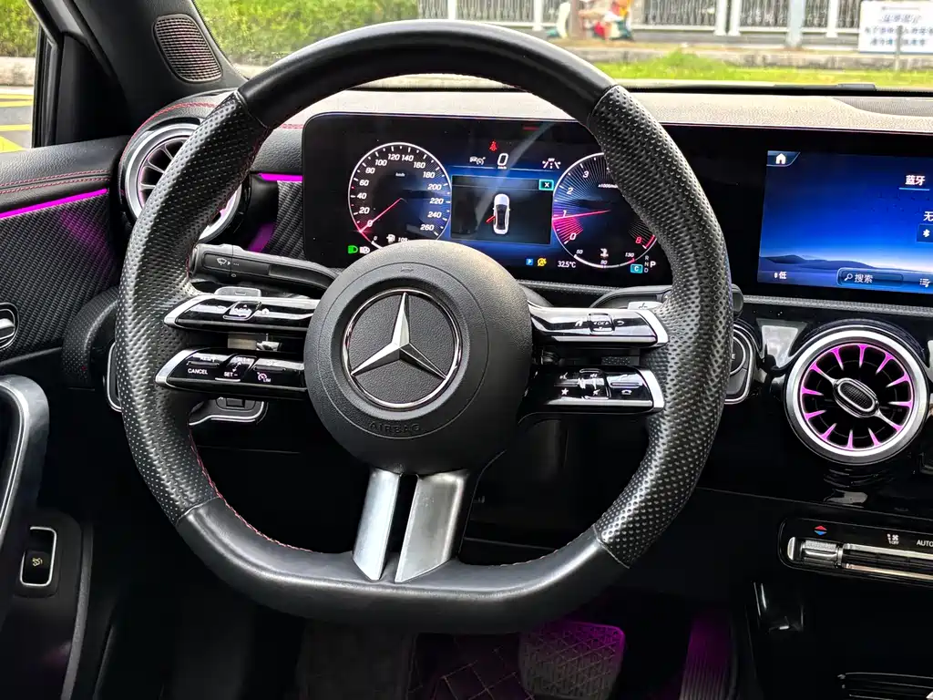 Mercedes-Benz A-Class 2024 — фото 12