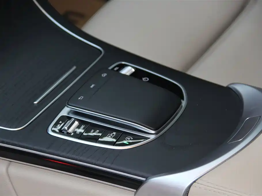 Mercedes-Benz C-Class 2019 — фото 27