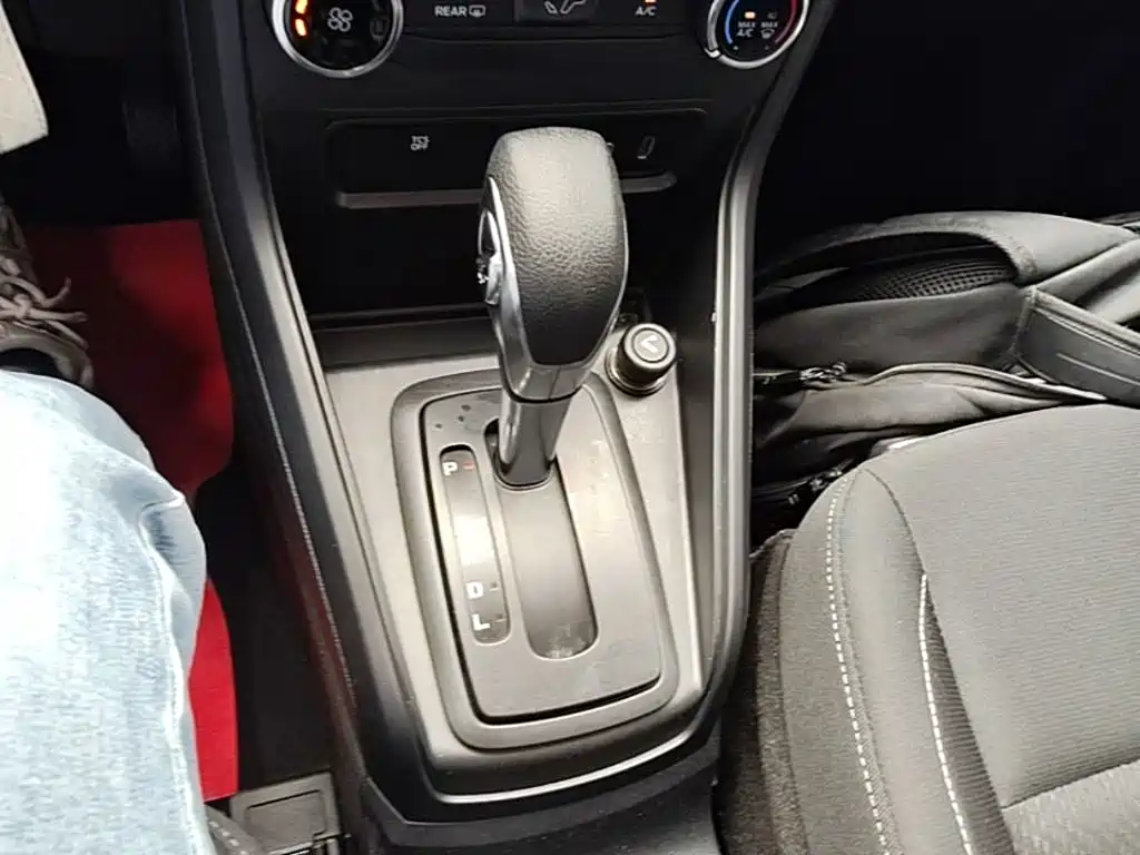 Ford EcoSport 2018 — фото 14