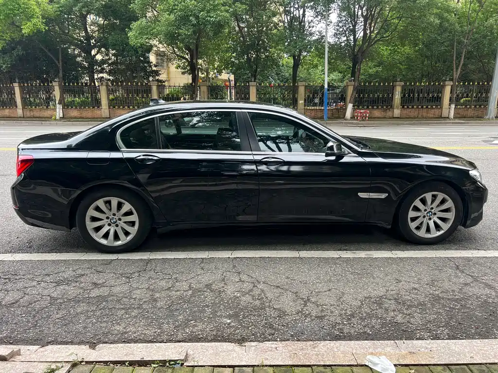 BMW 7 Series 2013 — фото 13