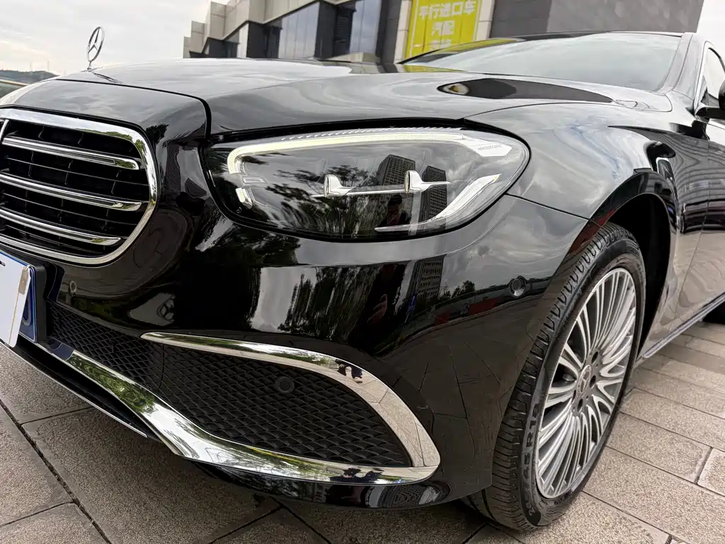 Mercedes-Benz E-Class 2022 — фото 13
