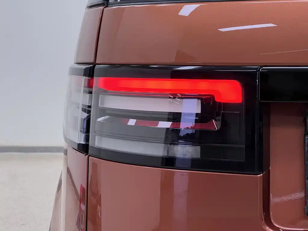 Land Rover Discovery 2018 — фото 39