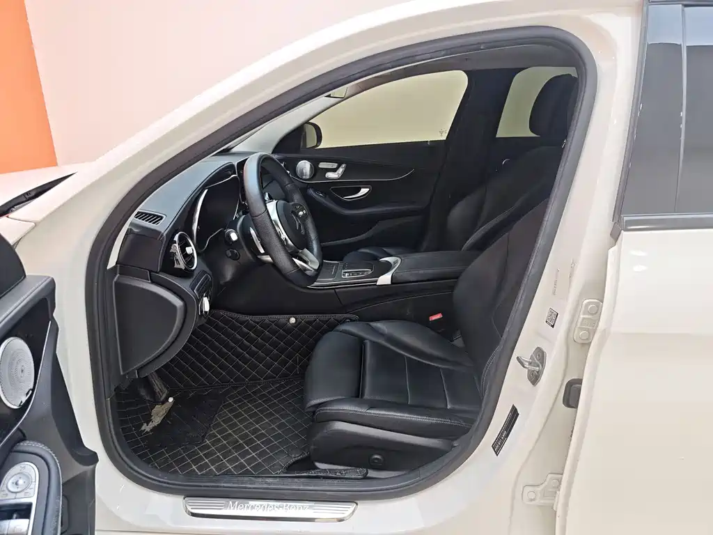 Mercedes-Benz C-Class 2021 — фото 13