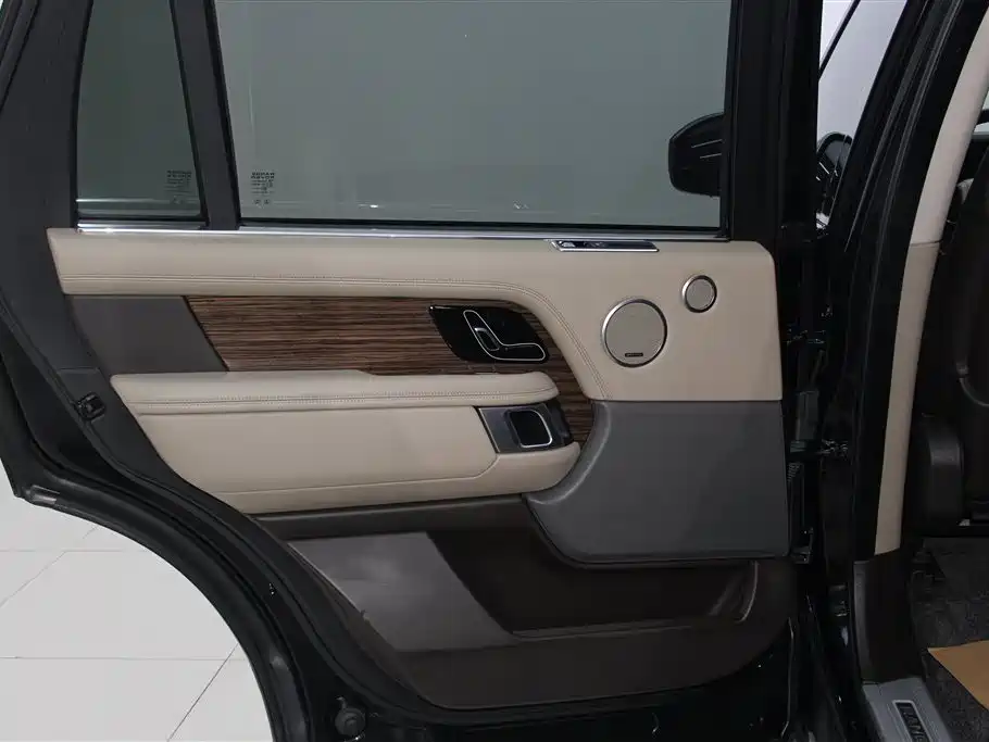 Land Rover Range Rover 2018 — фото 12